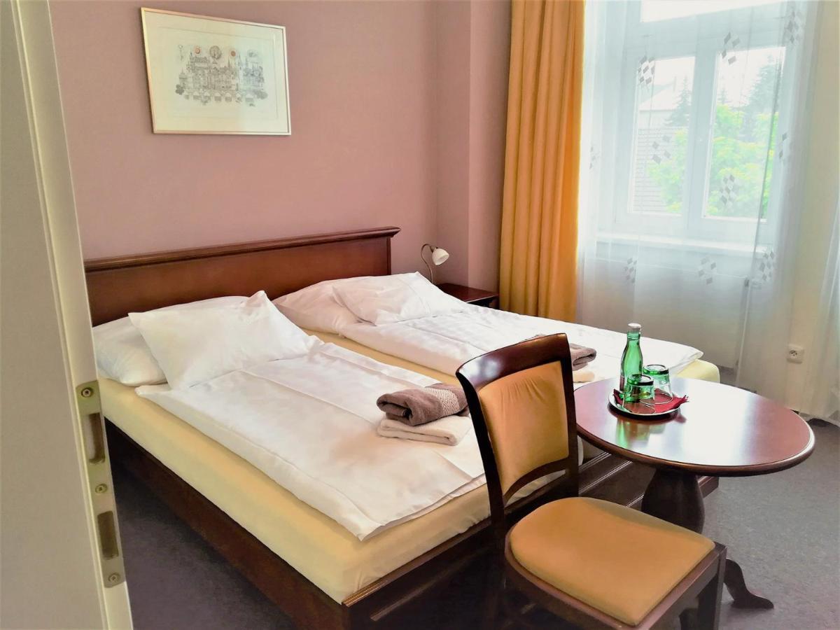 Hotel U Kaplicky Písek Eksteriør bilde