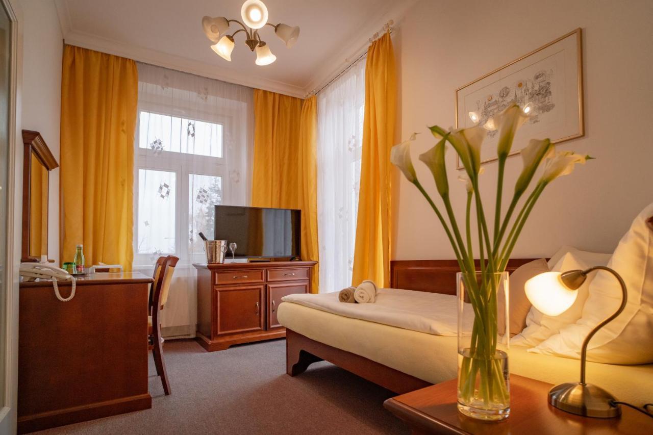 Hotel U Kaplicky Písek Eksteriør bilde