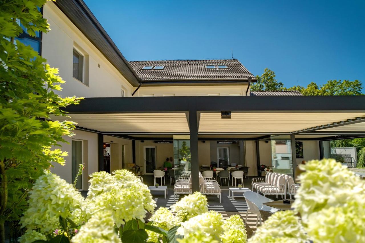 Hotel U Kaplicky Písek Eksteriør bilde